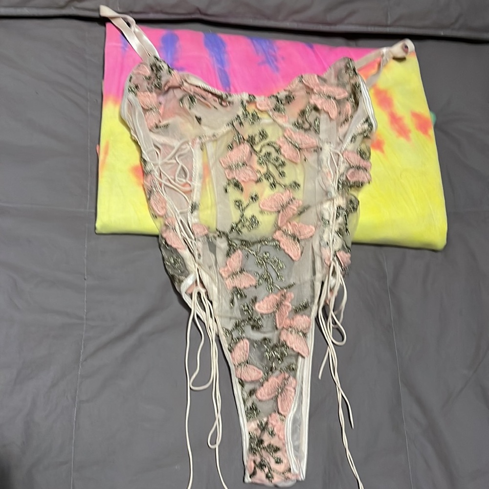 Sexy Mesh - Picture 2 of 3
